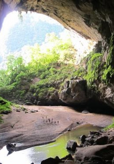 Thuong Stream–Swallows Cave